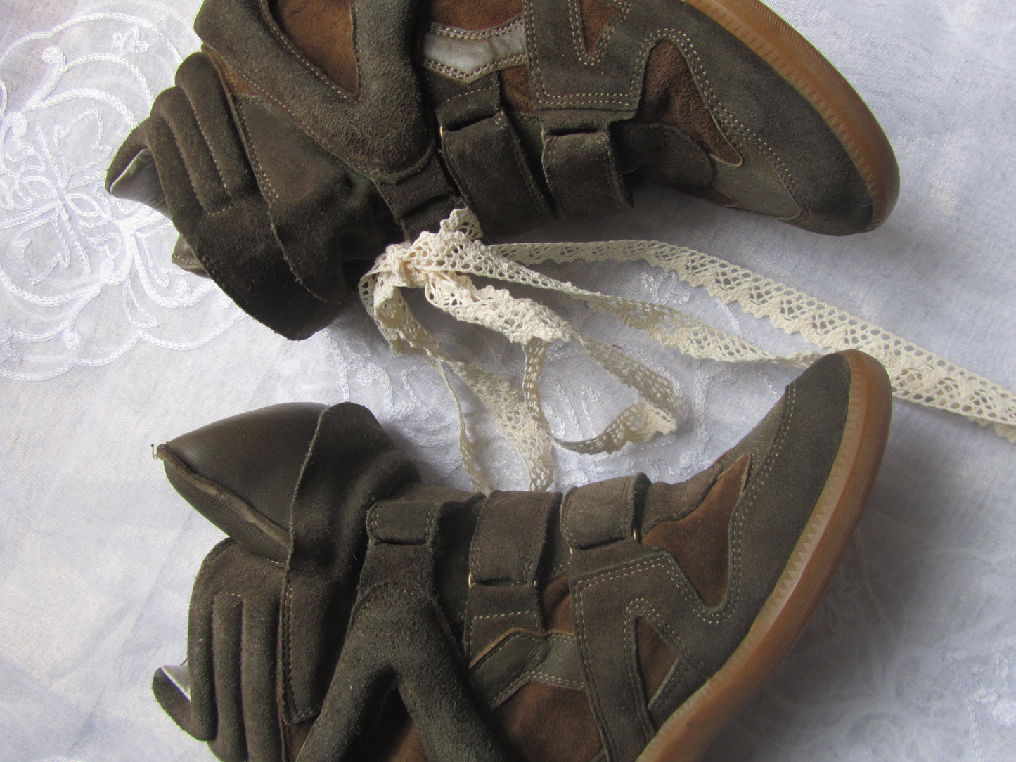 pre loved isabel marant chocolate brown beckett sneakers (size 41)