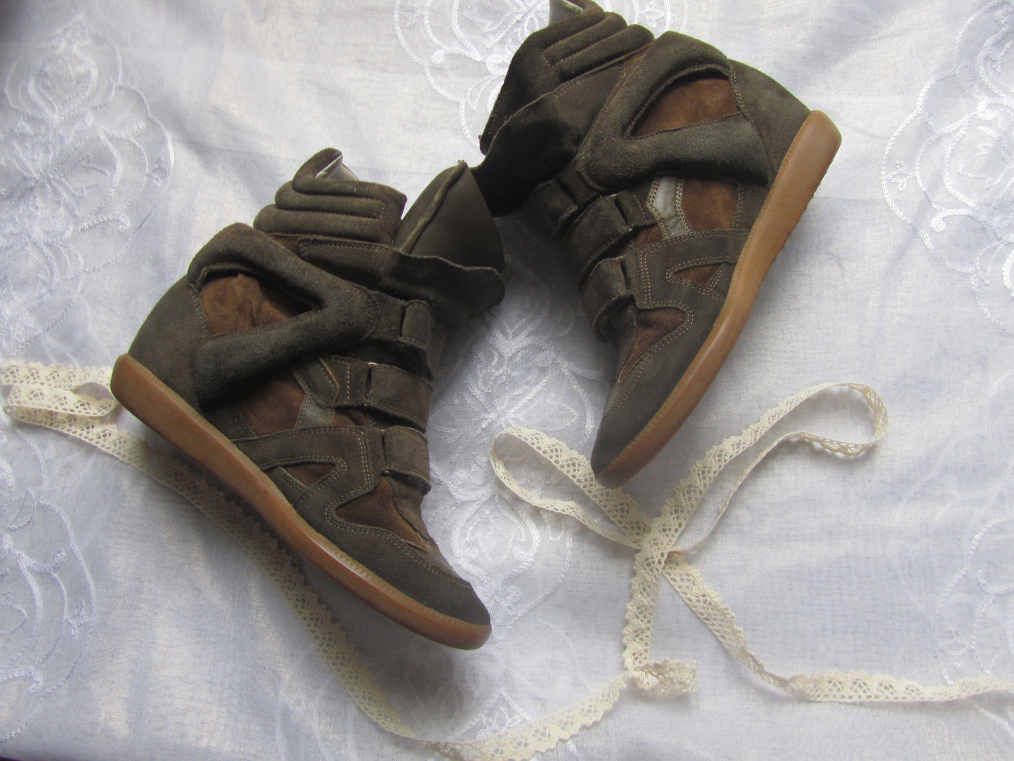 pre loved isabel marant chocolate brown beckett sneakers (size 41)