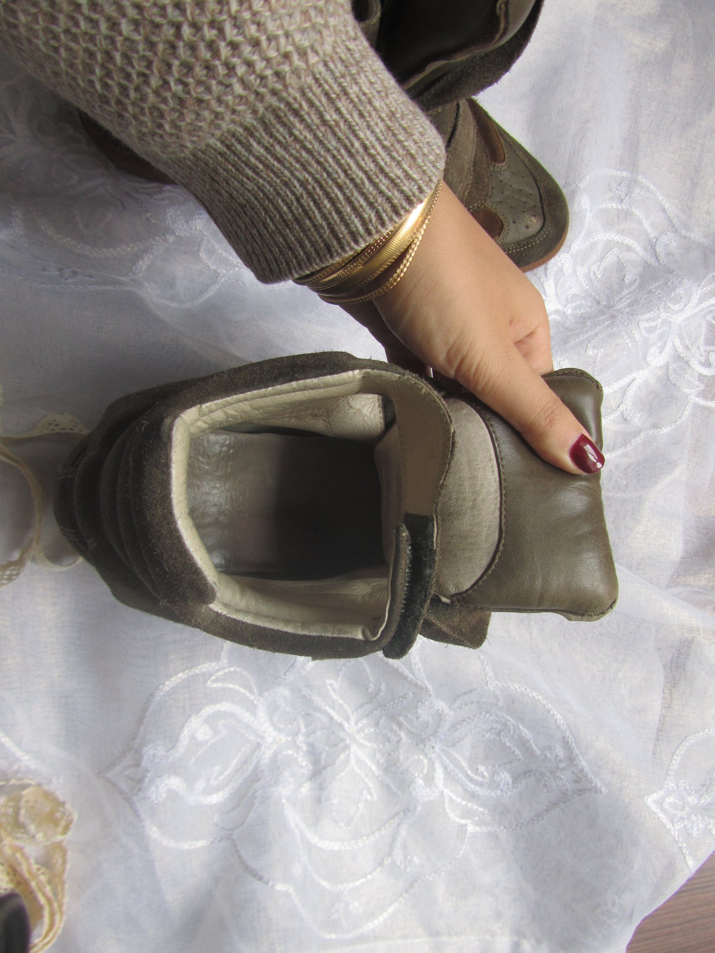 pre loved isabel marant chocolate brown beckett sneakers (size 41)