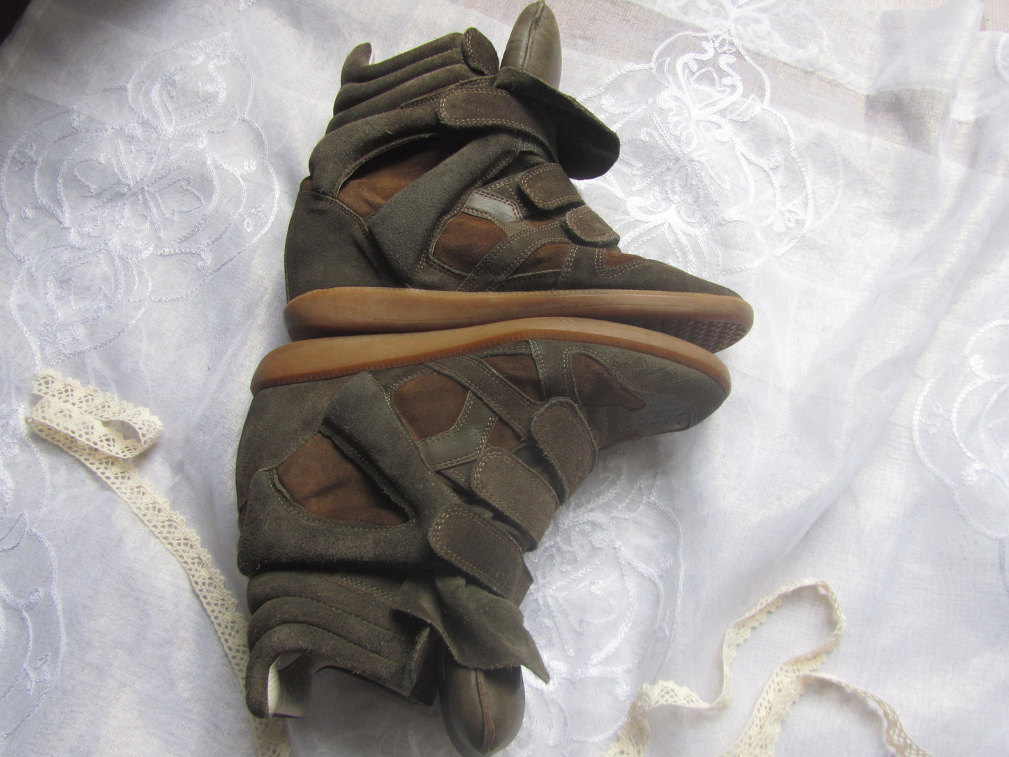 pre loved isabel marant chocolate brown beckett sneakers (size 41)