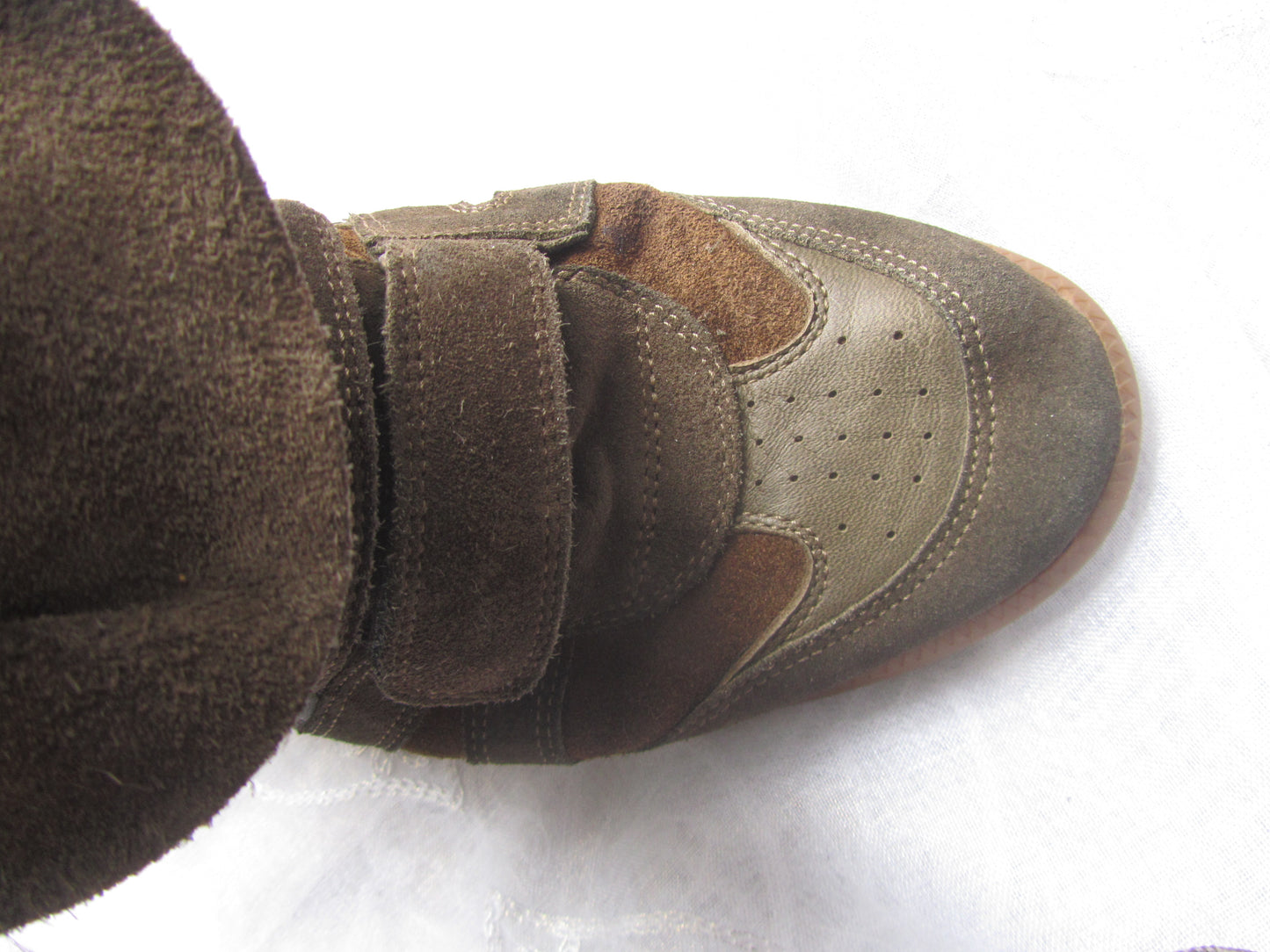 pre loved isabel marant chocolate brown beckett sneakers (size 41)