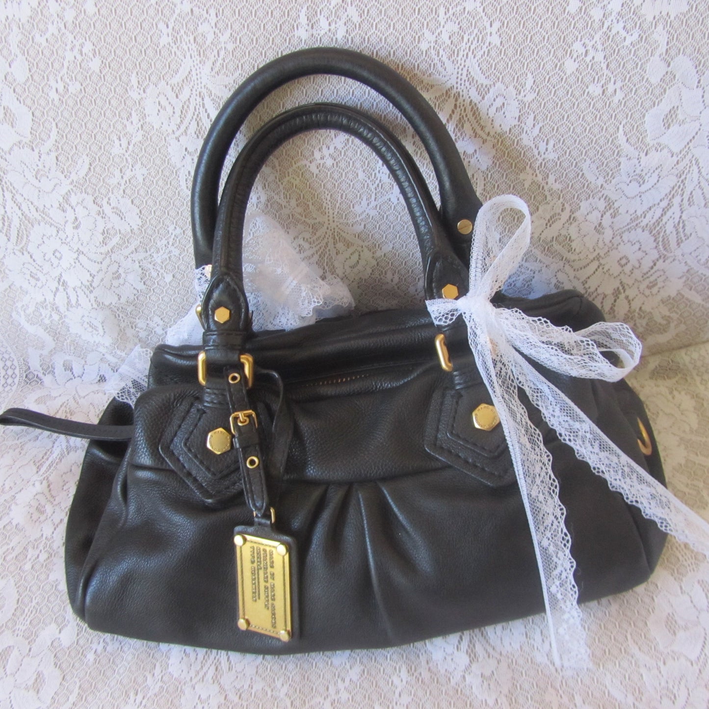 marc by marc jacobs black vintage baby groovee bag