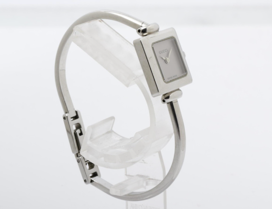 gucci silver classy watch