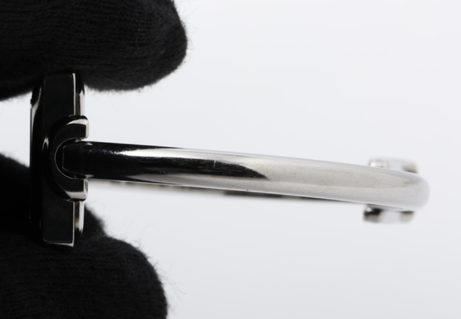 gucci silver classy watch