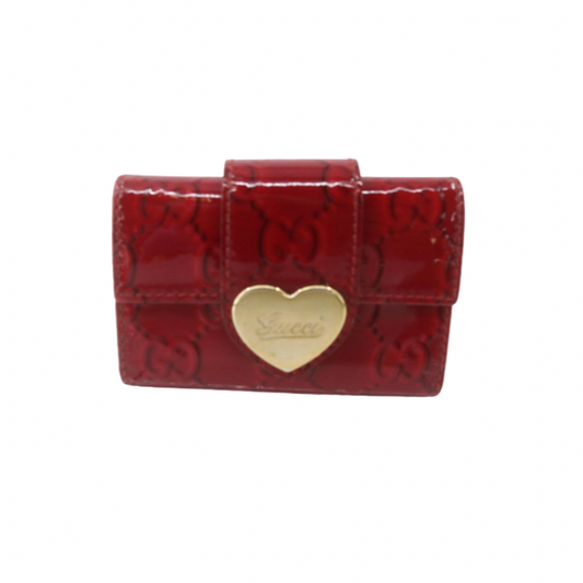 gucci guccissima patent red key case with heart details