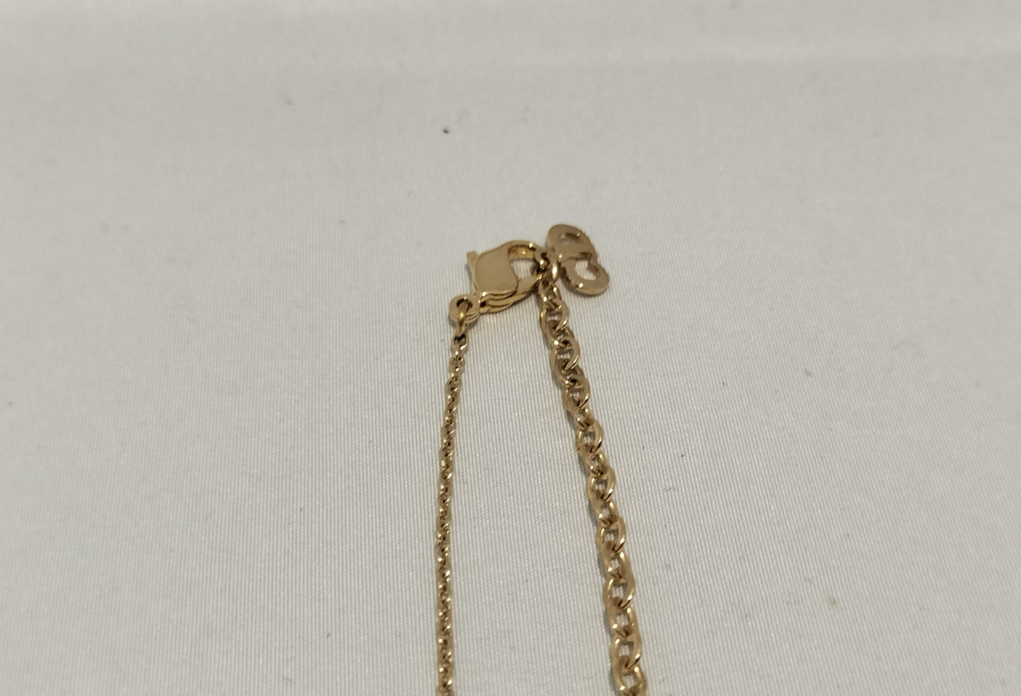 christian dior logo heart shaped necklace