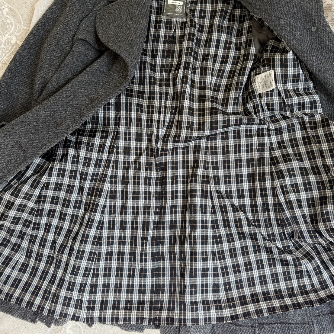  Vintage burberry blue label vintage grey cutesy pleated flirty dress coat (38, S) - Clothing
