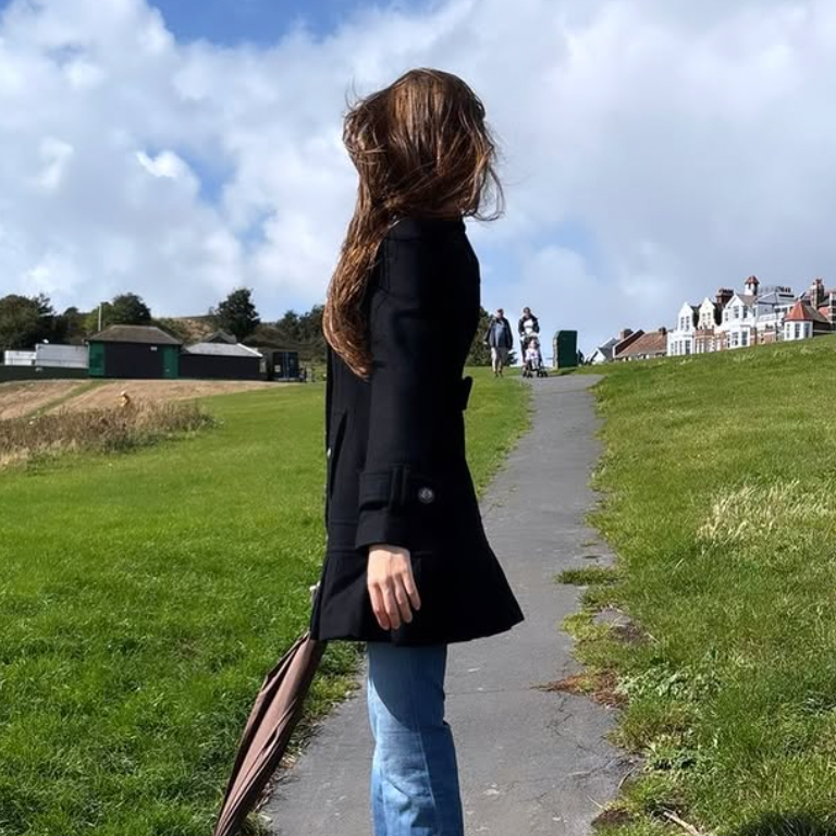 helena burberry blue label vintage black pleated flirty coat (38)