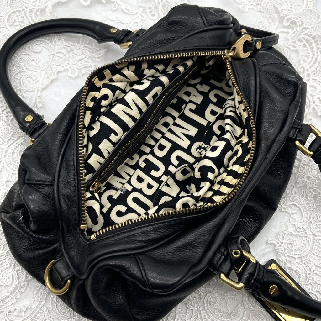 marc by marc jacobs black vintage baby groovee bag
