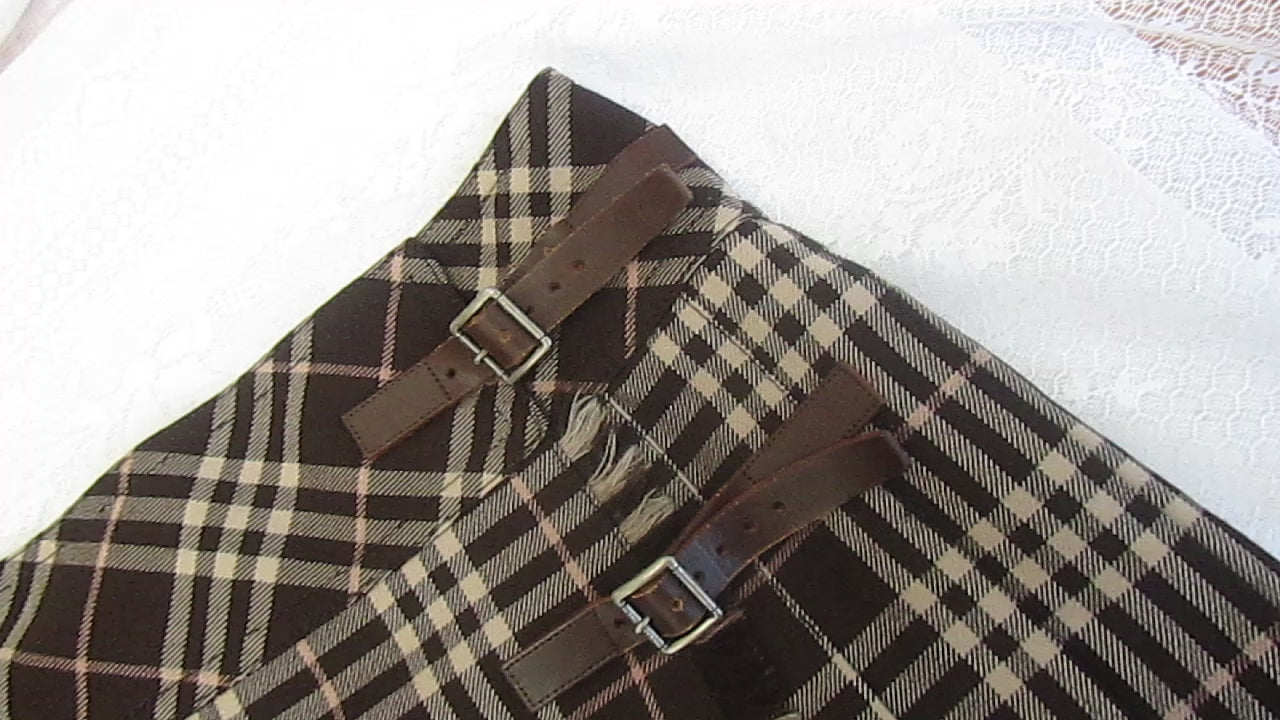 xovintage burberry blue label iconic vintage mini skirt in brown x pink (size 36) cosmopolitan vintage